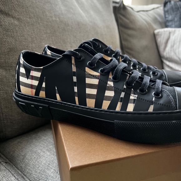 Men’s Burberry Jack M low - Picture 2 of 12